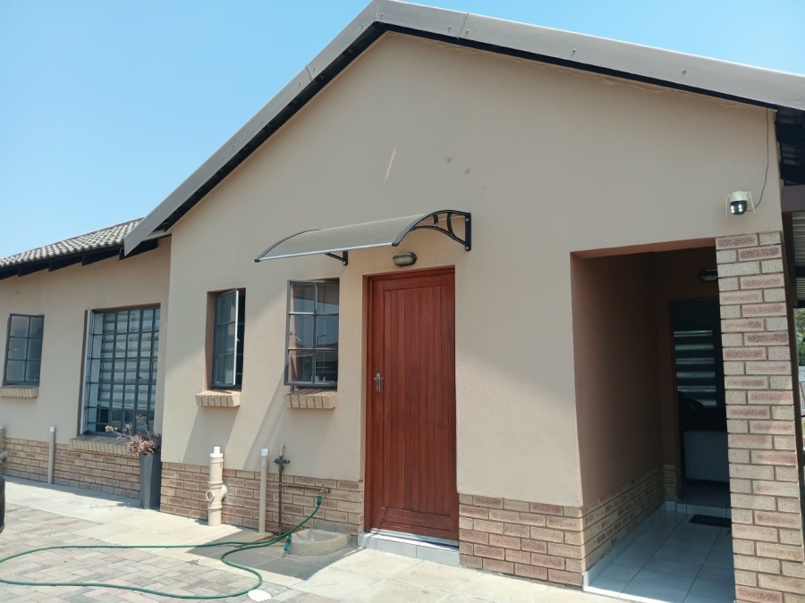3 Bedroom Property for Sale in Waterkloof East North West